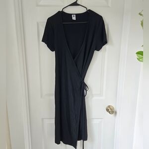 Elegant GAP Black Wrap Dress Size Medium- Staple Classic Mid Length